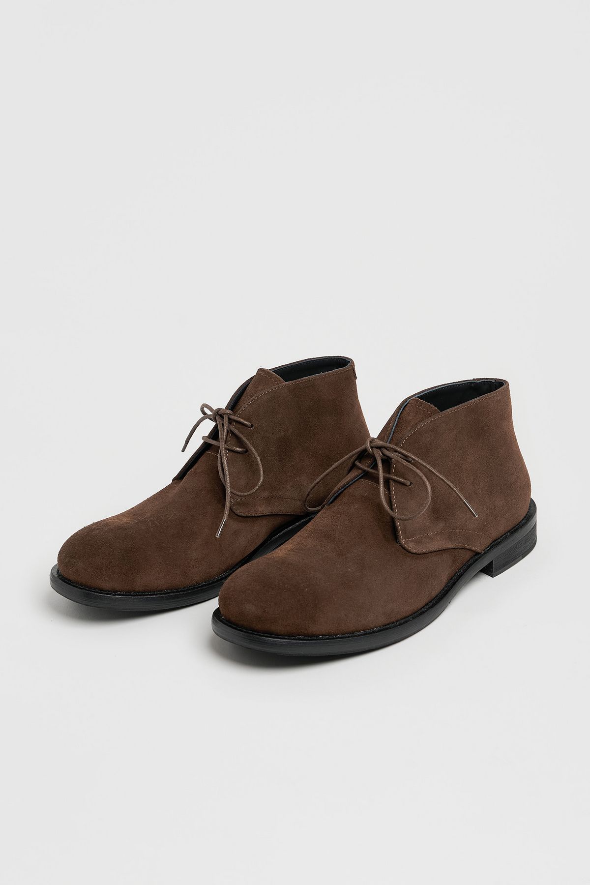 로스트가든 Uniform Chukka Boots, 25만원대