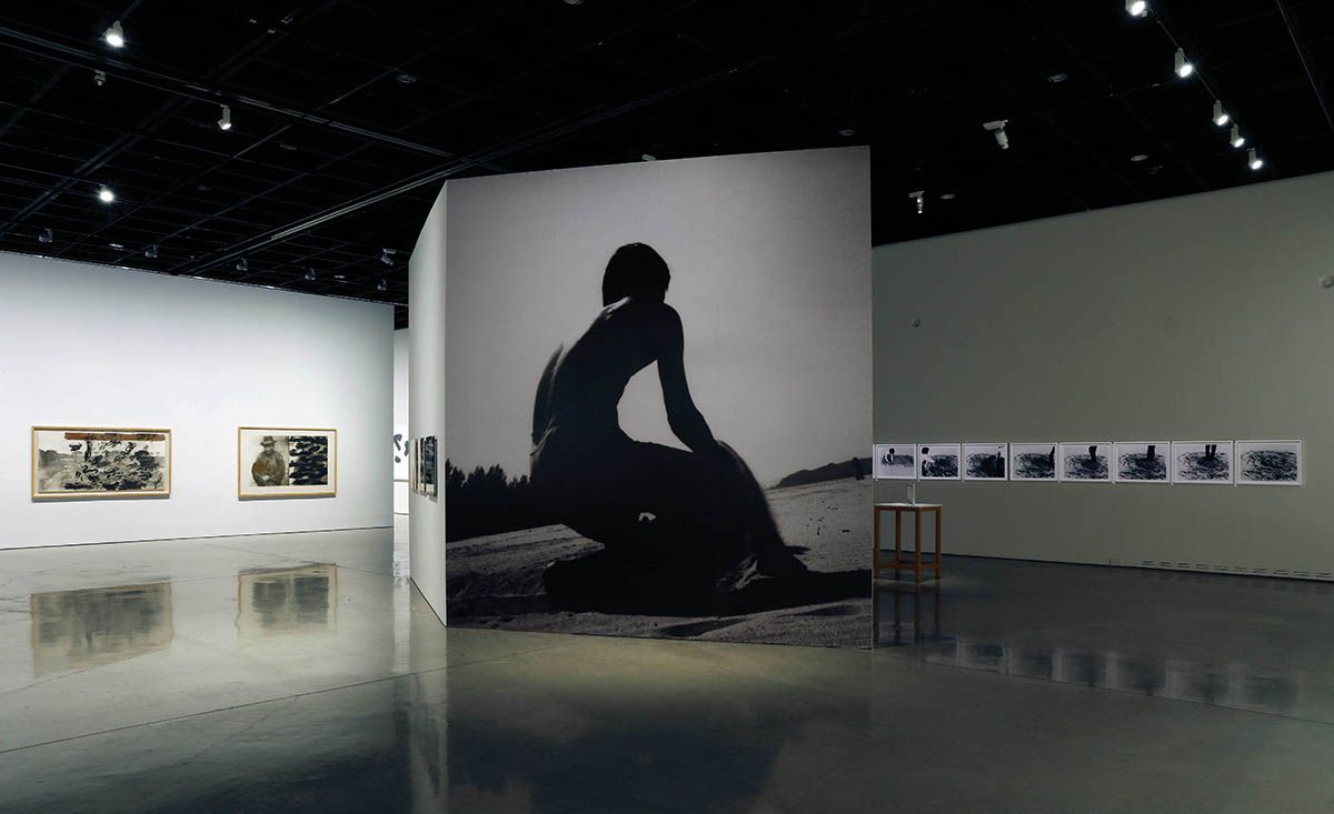 이강소의 1970년대 작품을 아카이브한 대구미술관 전시장 전경.