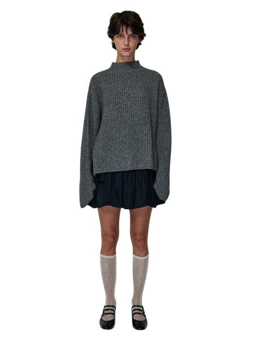 Loose fit half-neck knit