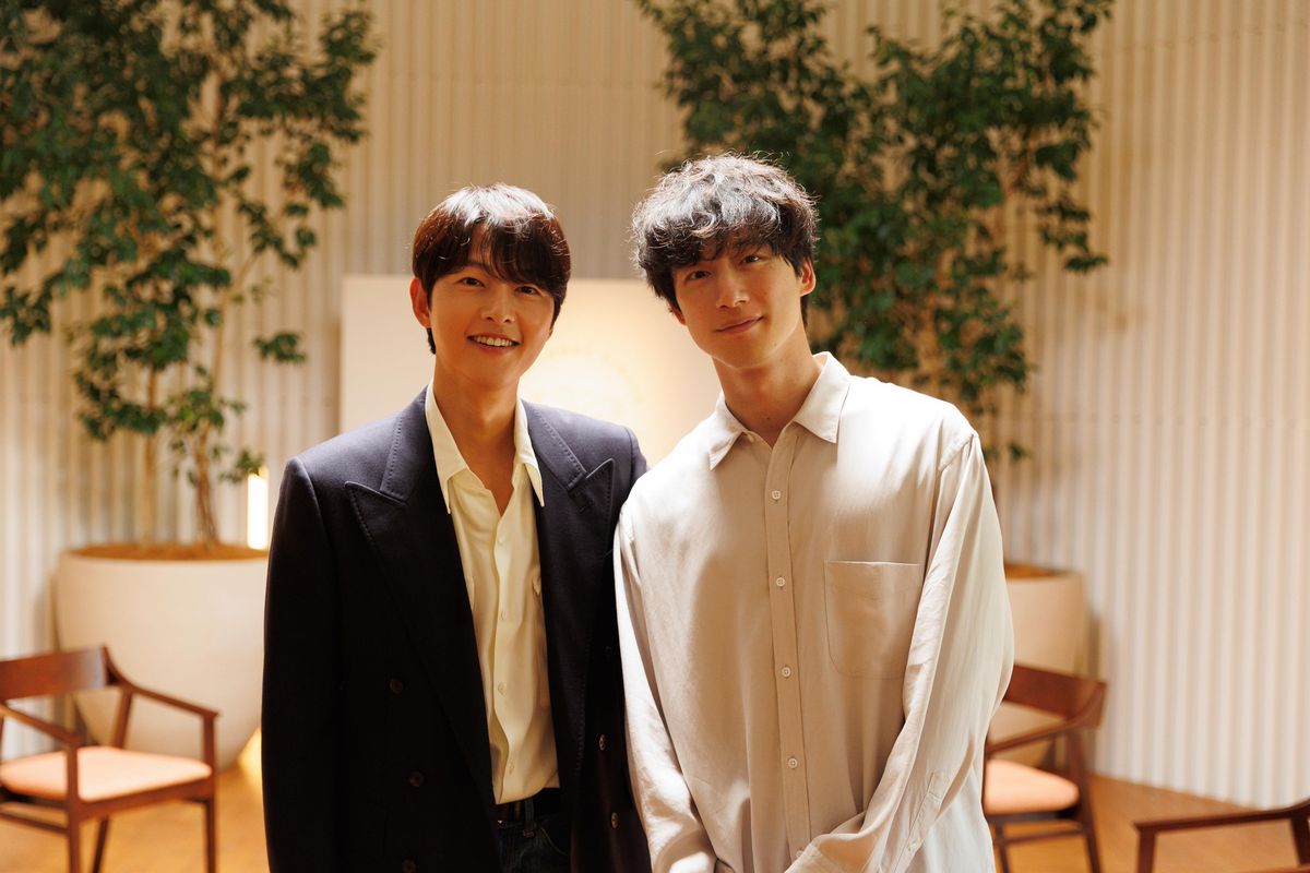 송중기 & 사카구치 켄타로 / 일본 넷플릭스 SNS