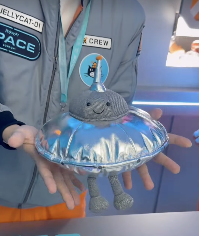 사진/ @harpersbazaarkorea