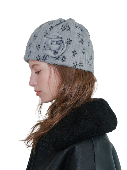 ROSE CORSAGE KNIT BEANIE