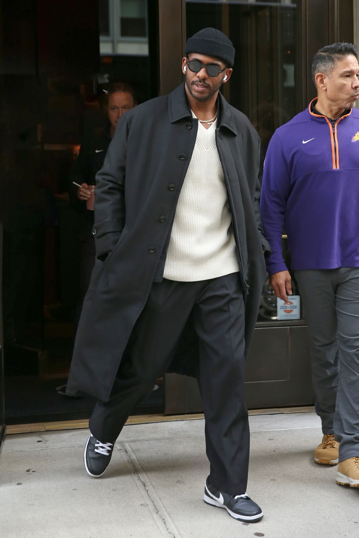 뉴욕 길거리에서 포착한 NBA 선수 크리스 폴 / shutter stock 