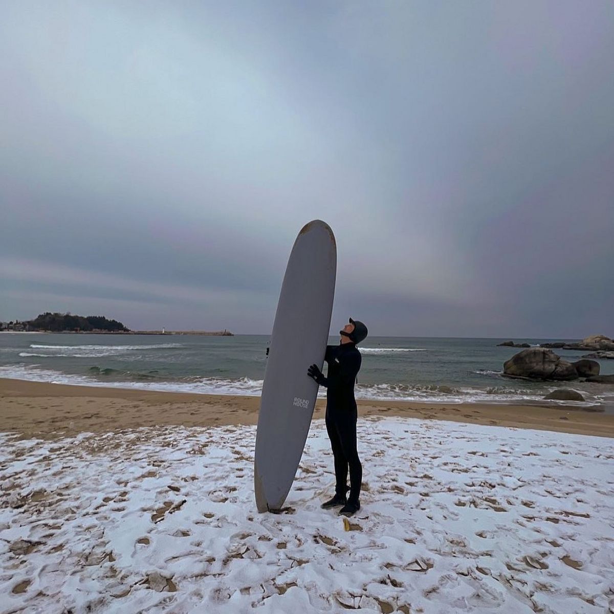 강원도 양양 죽도해변에서 겨울 서핑 / @trip_dive 