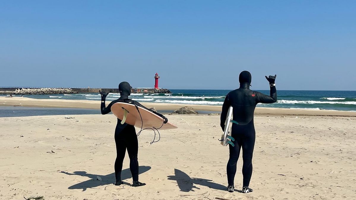 강원도 양양에서 즐기는 겨울 서핑 / @palmsurf_ 