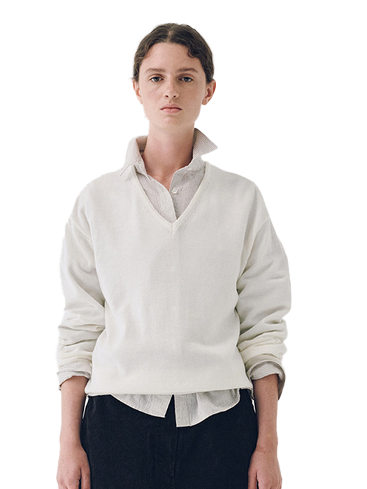 Charlotte v-neck pullover
