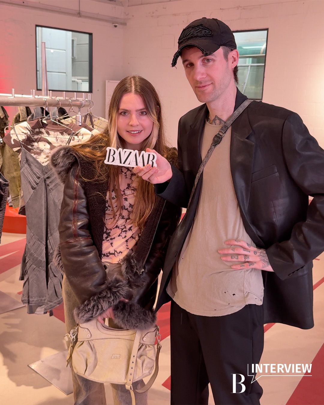 KNWLS의 두 디자이너, 샬롯 노울스(왼쪽)와 알렉산드레 아르세노