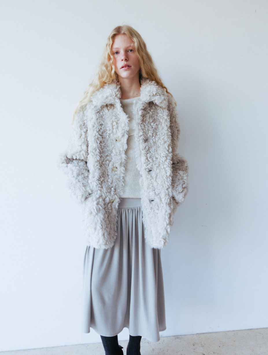 모노하 리버서블 플러피 코트 52만원대