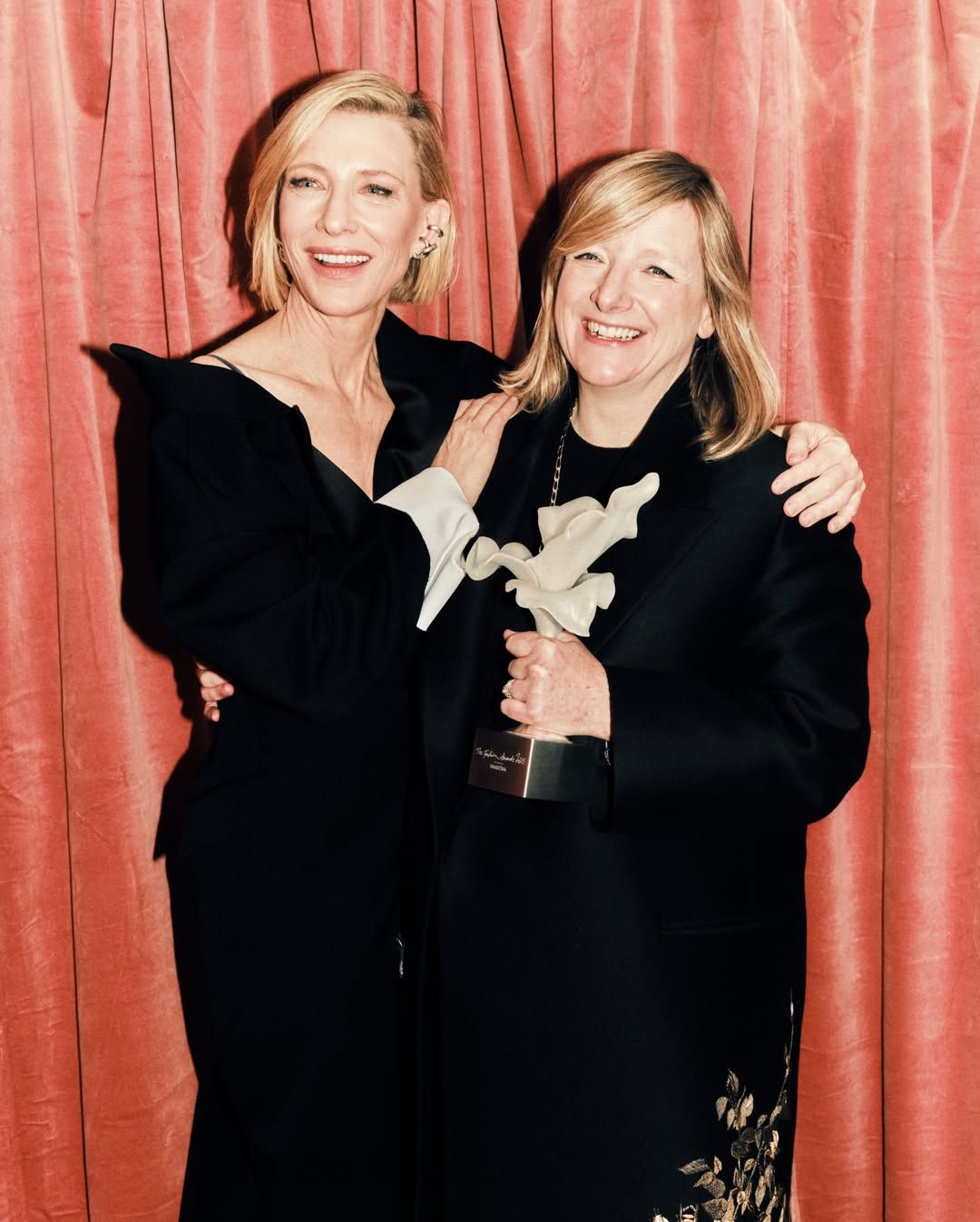 지방시의 디자이너 사라 버튼