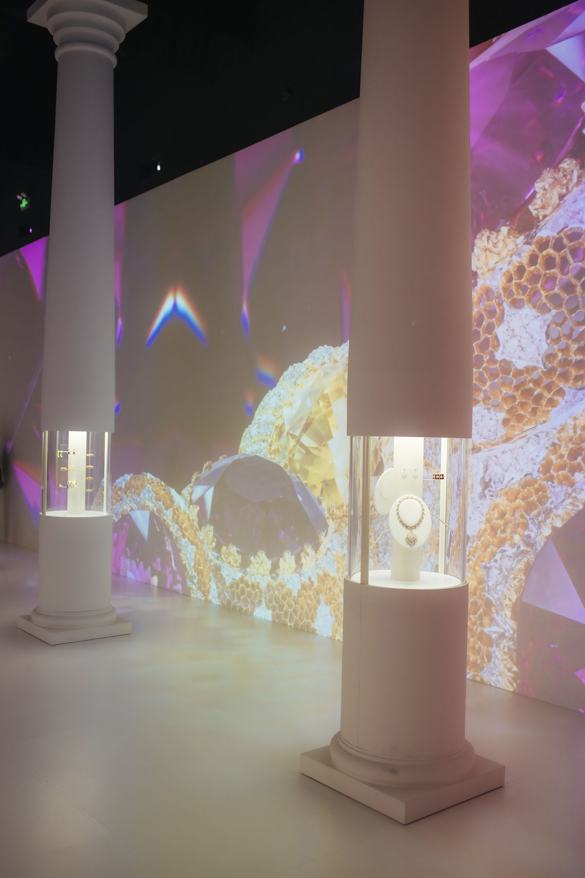 전시의 피날레를 장식한 ‘아이콘의 갤러리’ 전경. 