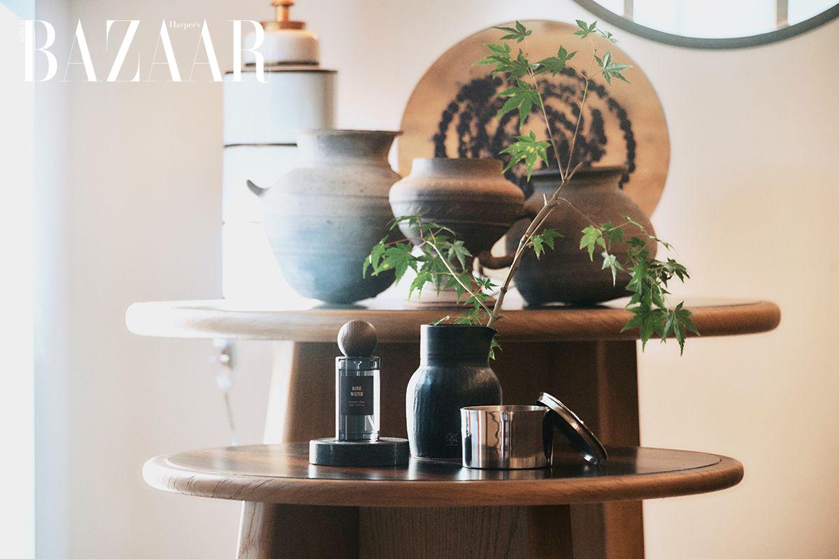 시낭의 제2막을 열며 선보인 ‘로즈 워터’ 향. 곡선의 아름다움이 돋보이도록 디자인했다. 