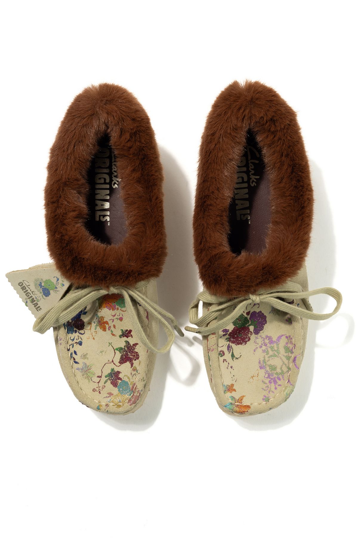 더디X클락스 슈즈 메이플 색상 