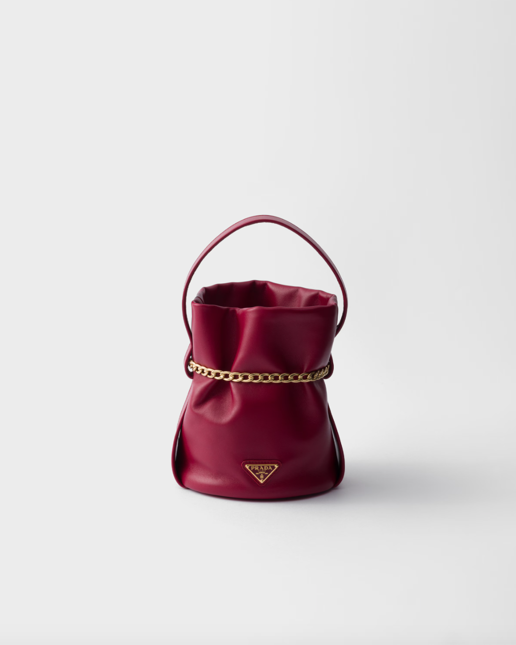 프라다 쁘띠 삭 누아르 미니 500만원(출처: 브랜드 제공)