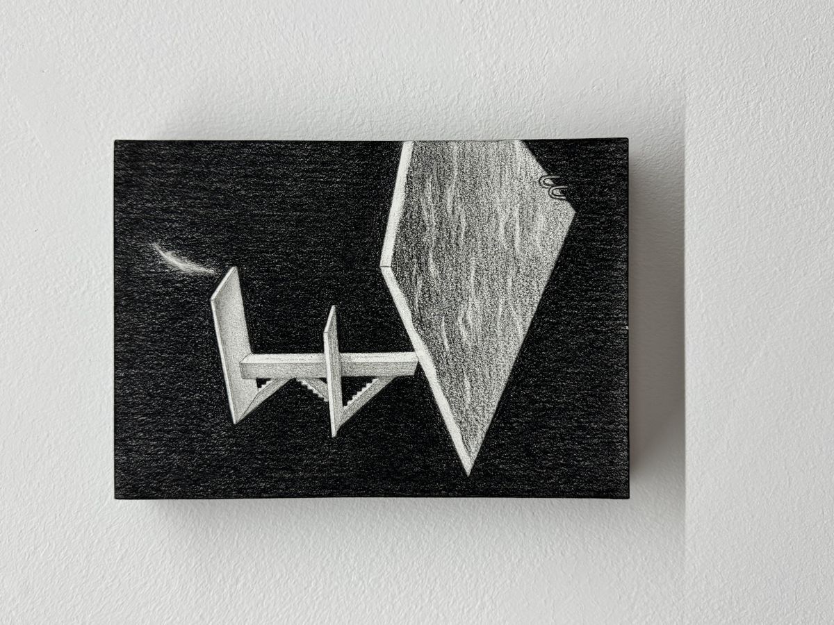 무진형제, <긍지의 날>, 2025, 24개의 판넬에 콩테 드로잉, 각 22.7 x 15.8 cm. 사진: 고영진