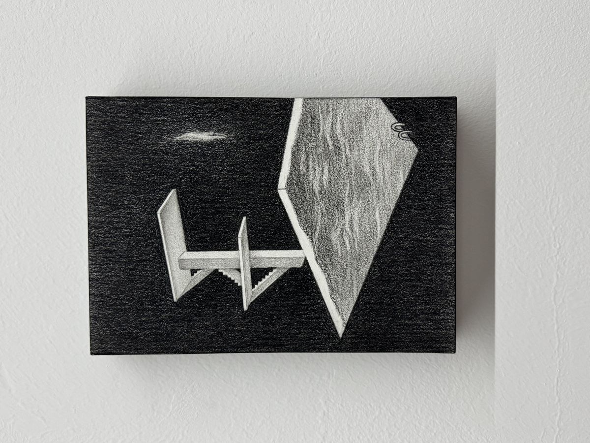 무진형제, <긍지의 날>, 2025, 24개의 판넬에 콩테 드로잉, 각 22.7 x 15.8 cm. 사진: 고영진