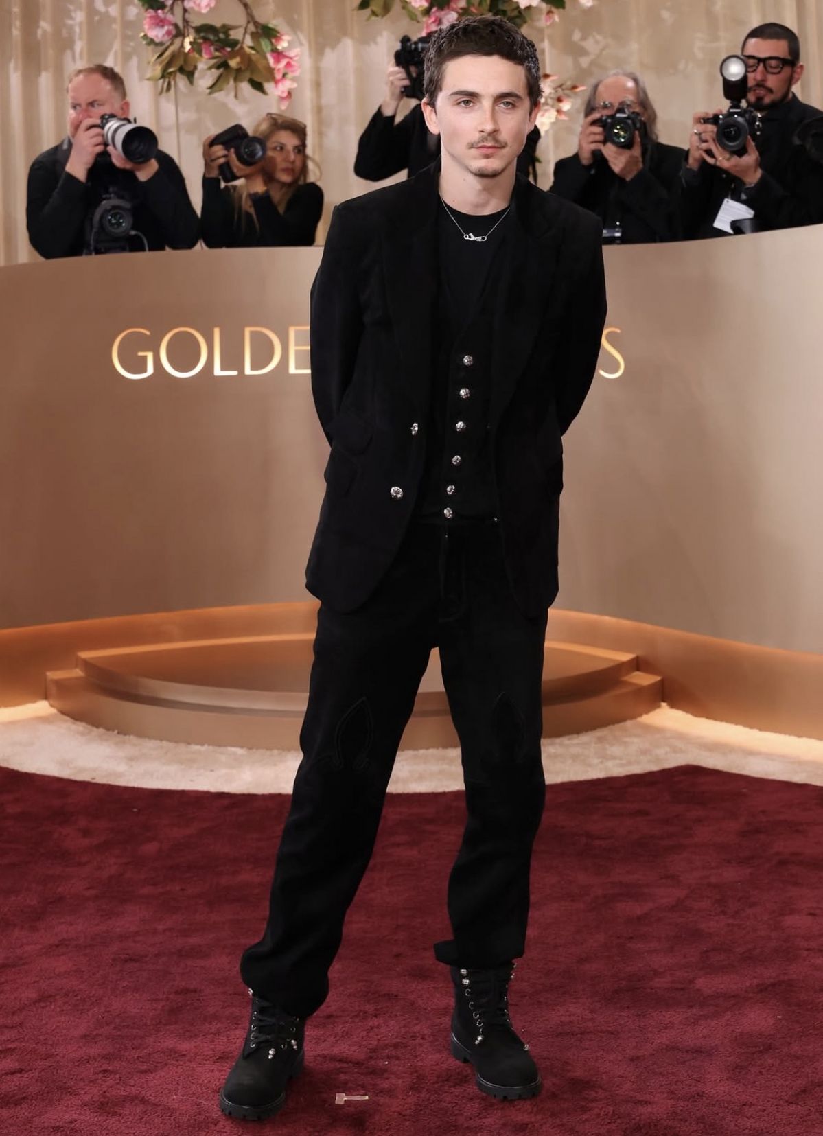 크롬 하츠를 착용한 티모시 샬라메