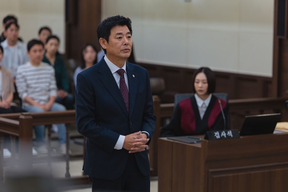 디즈니+ 시리즈 <블러디 플라워> 스틸