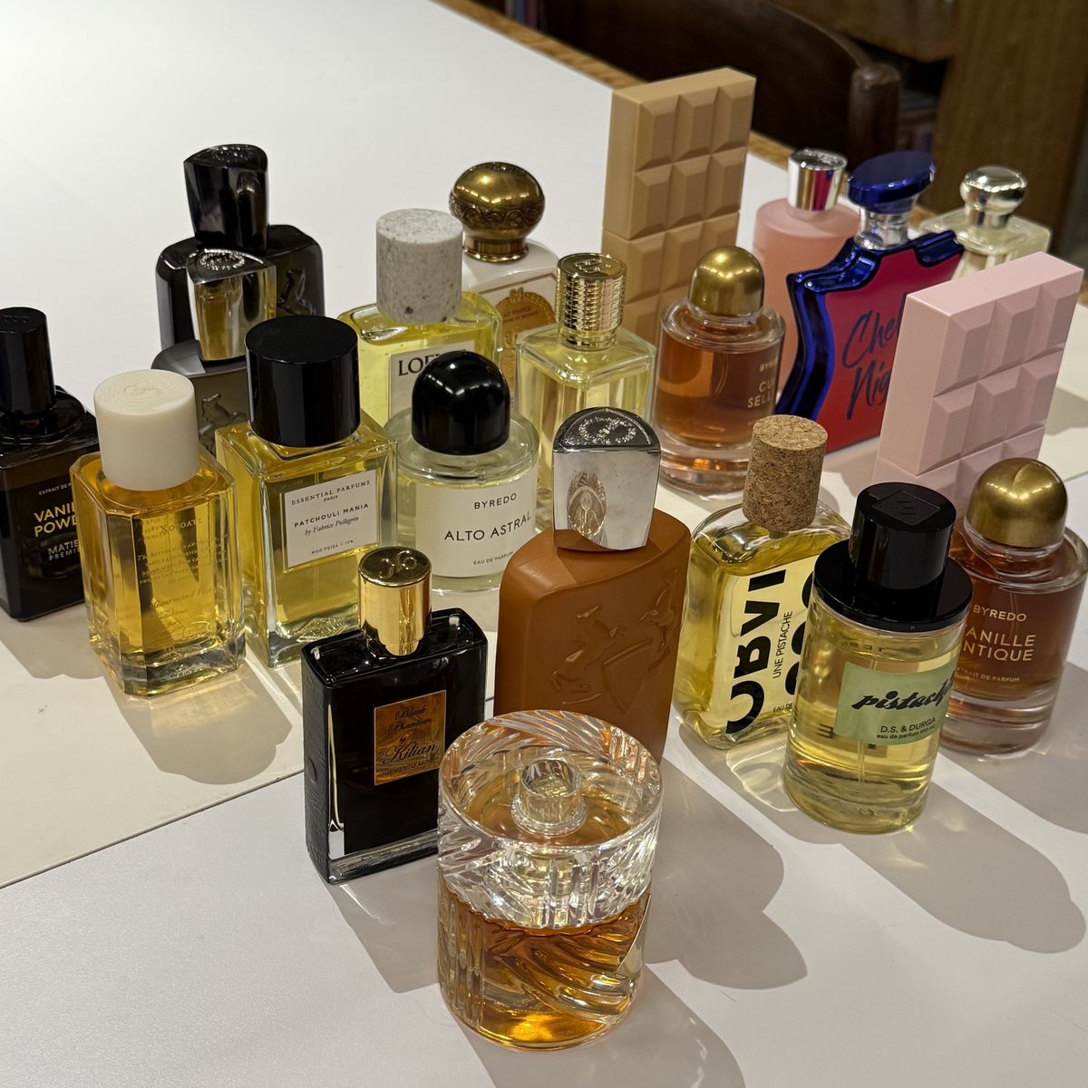 <바자> 에디터들과 모여 다양하게 시향해 본 구어망드 계열의 퍼퓸들