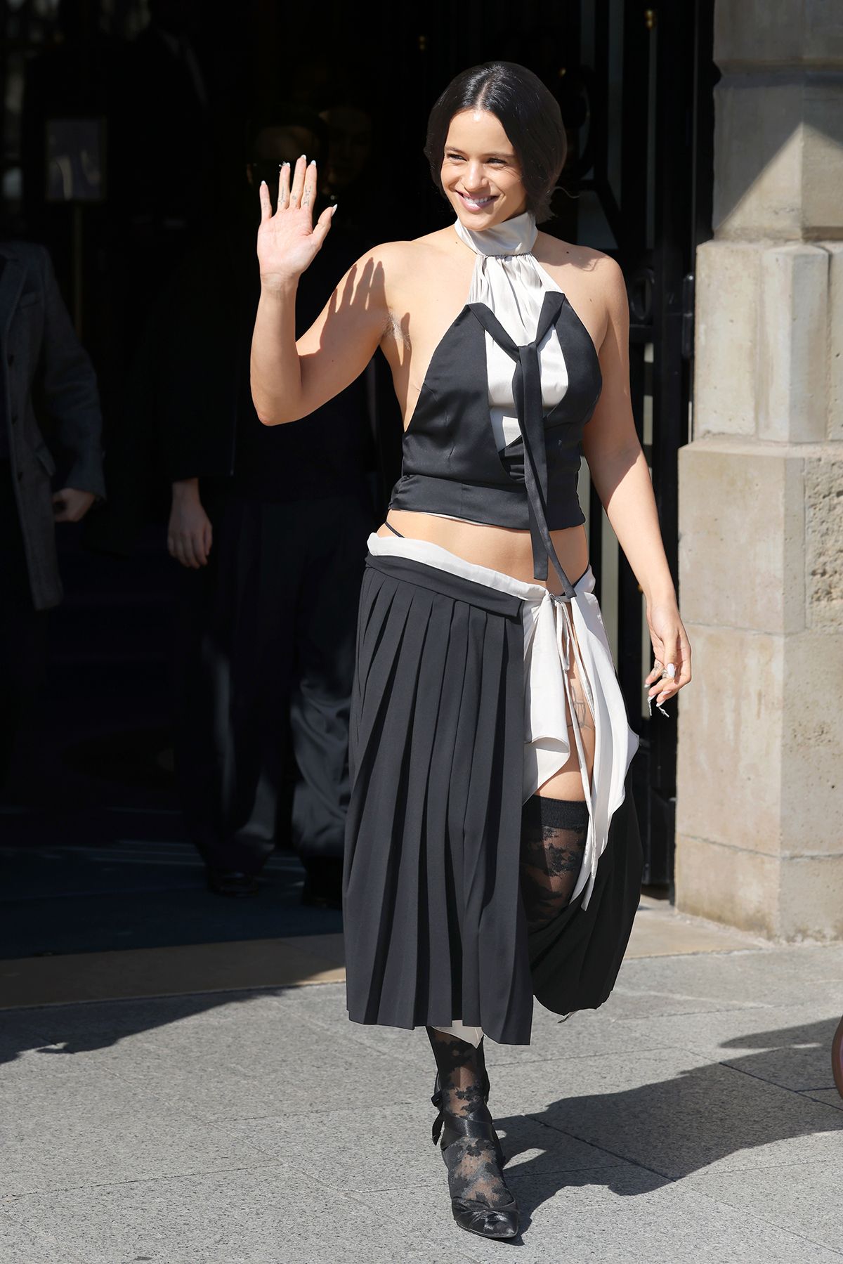 줄리 케겔스를 착용한 로살리아.