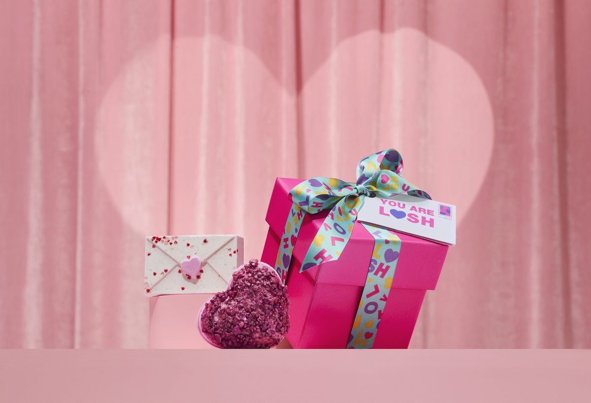 러브 레터 배스 밤 1만3천원, 라이프 인 로지 라이트 배스 밤 1만6천원.