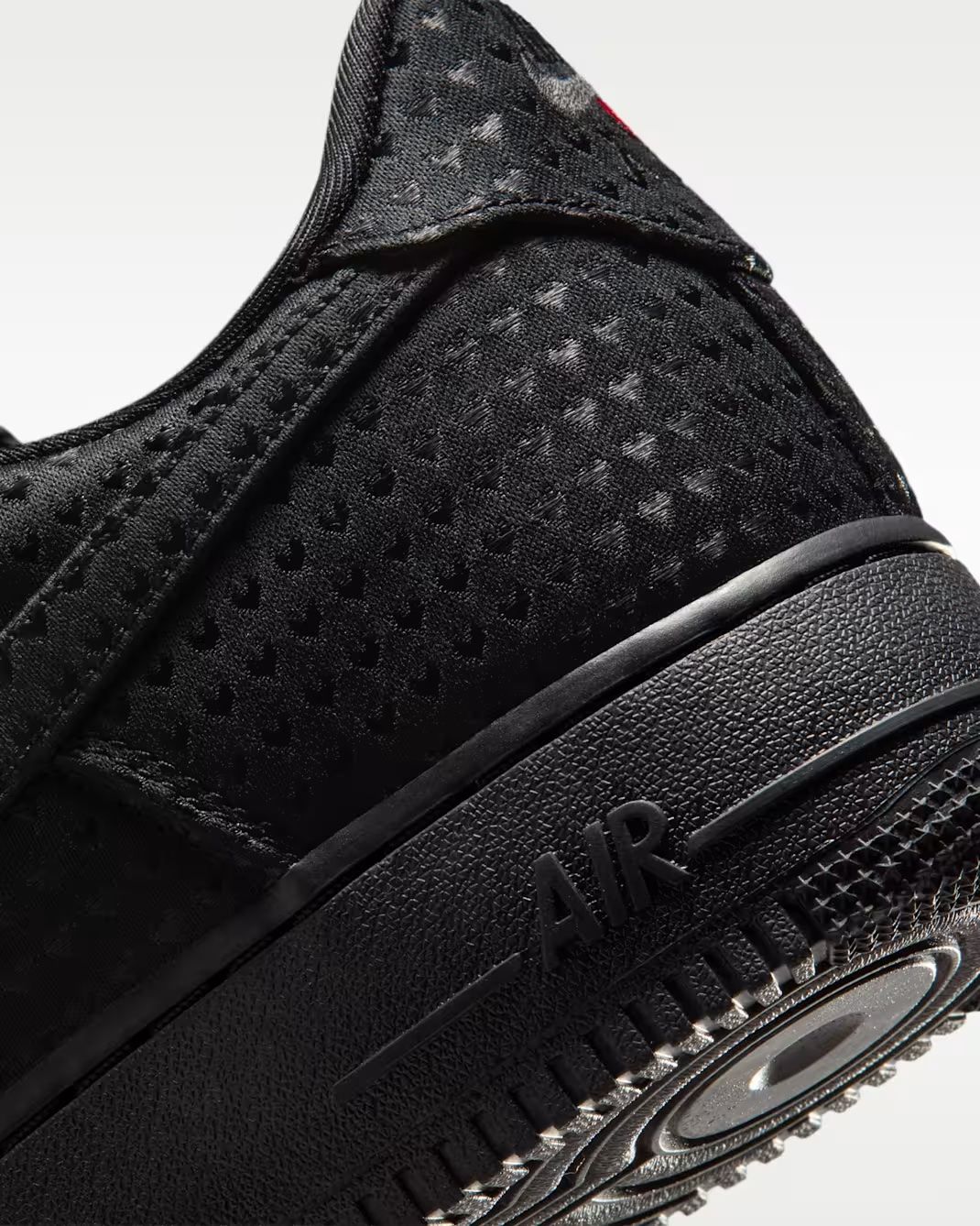 나이키 에어 포스 1 레트로 '밸런타인 데이' 16만9천원