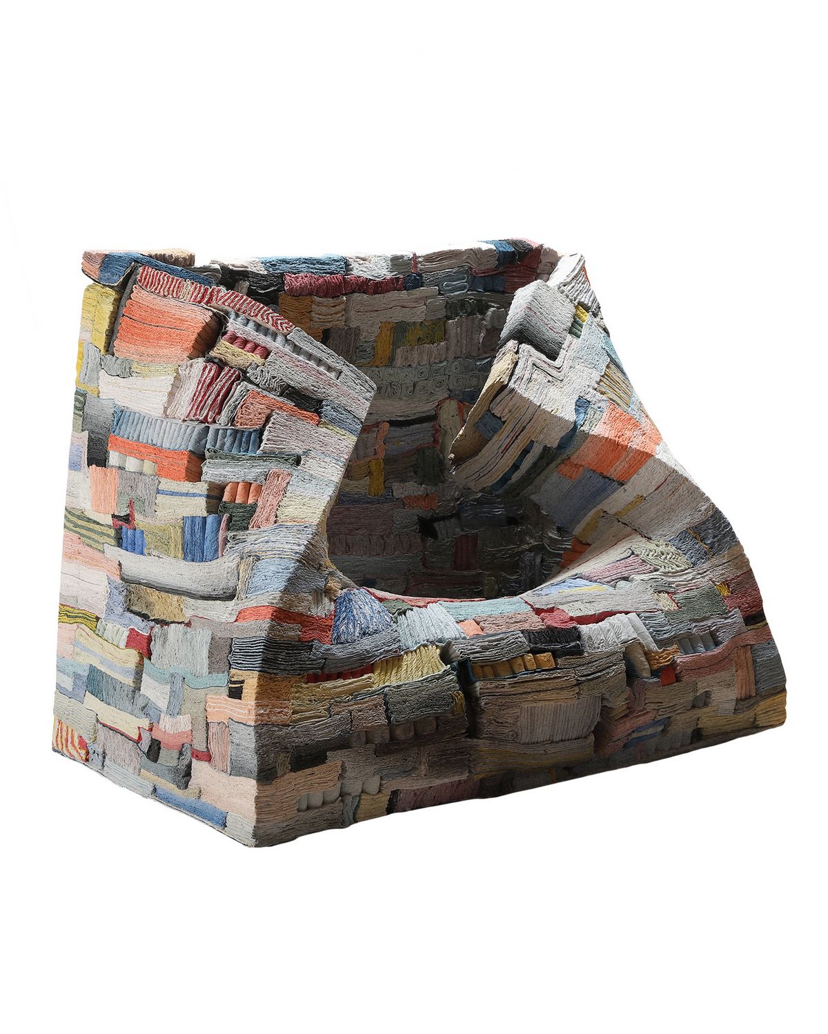 <착시의 층위> 도자기, 종이, 스테인, 유약 / 750 x 450 x 560mm / 2025