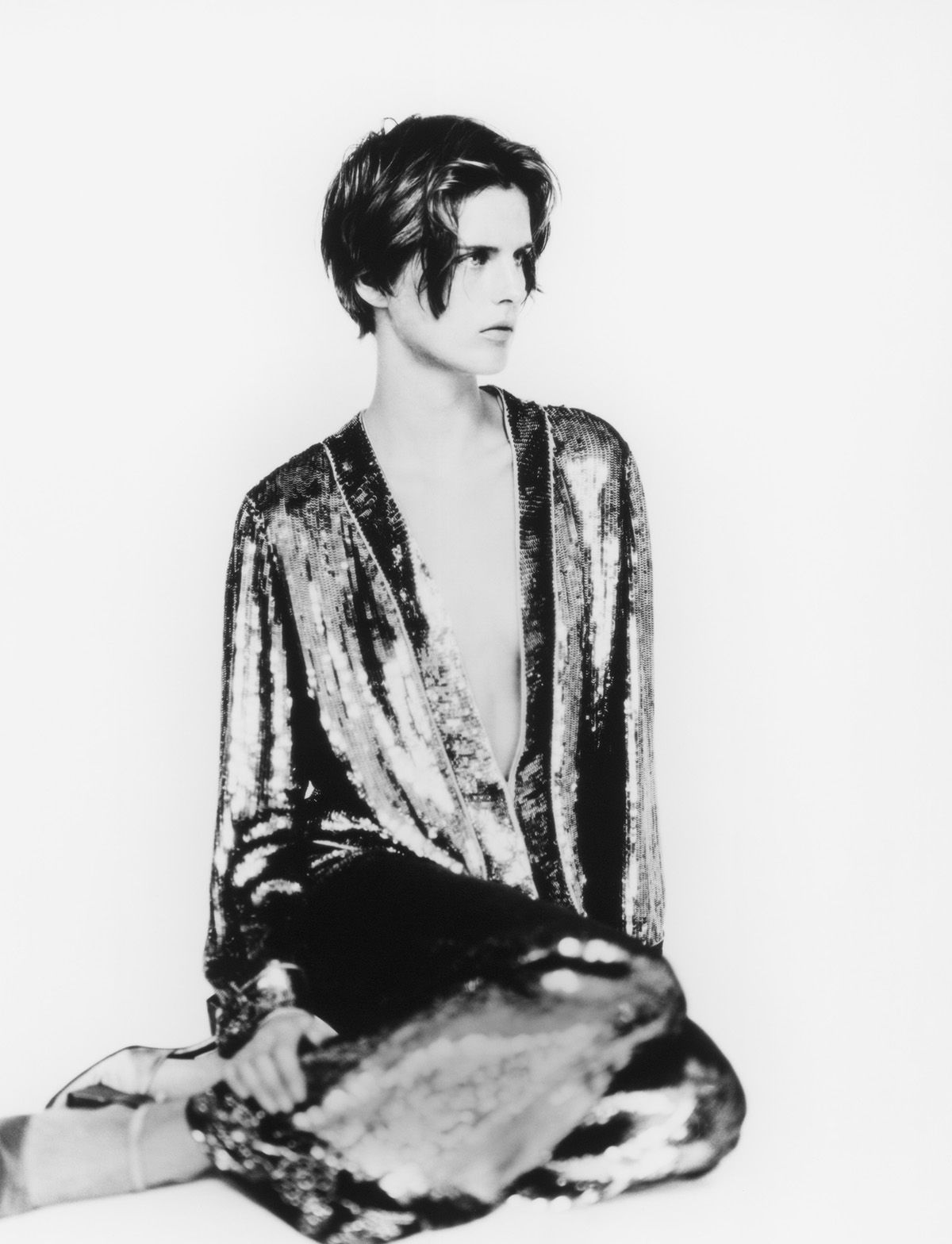 파올로 로베르시가 촬영한 조르지오 아르마니1998 S/S 캠페인 속 샬롬 할로와 1997 F/W 시즌 캠페인의 스텔라 테넌트.