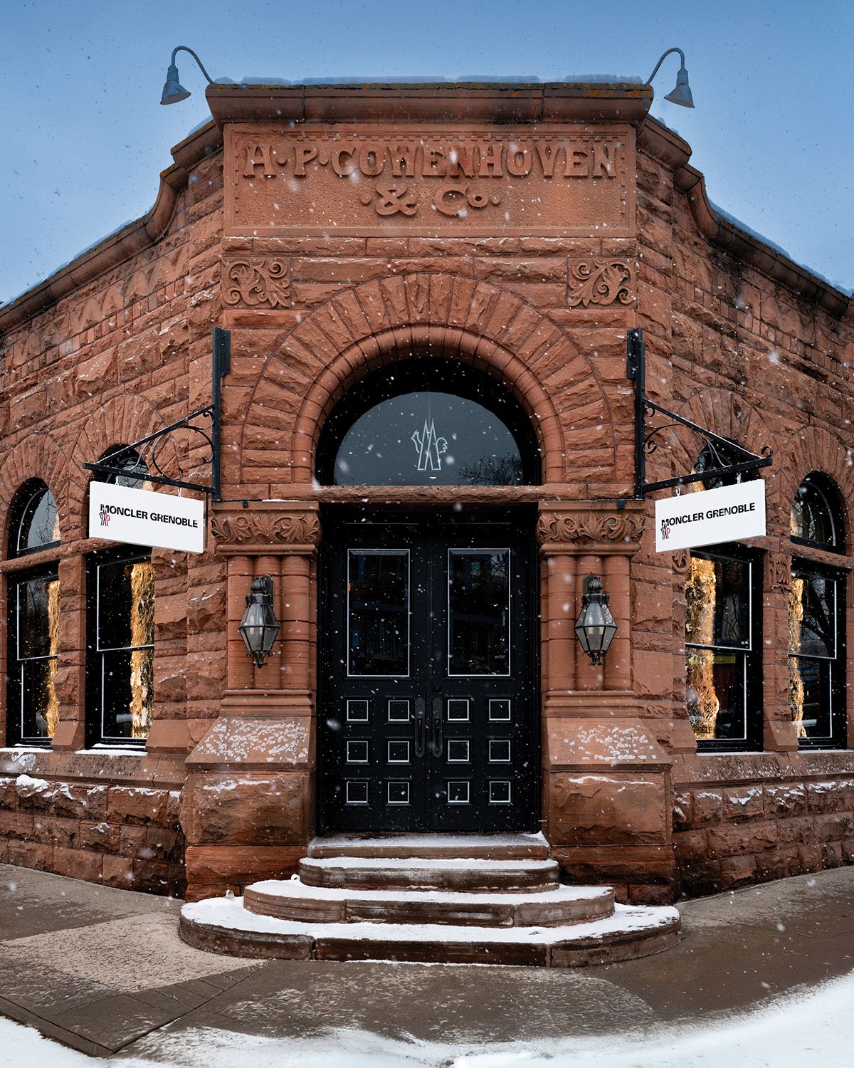 미국 최초이자 생모리츠에 이은 전 세계 두 번째 몽클레르 그레노블 플래그십 스토어.