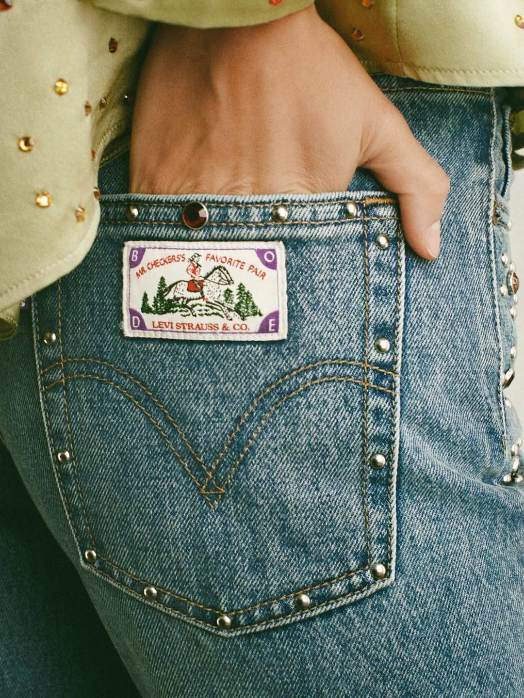 보디 X 리바이스 협업 이미지