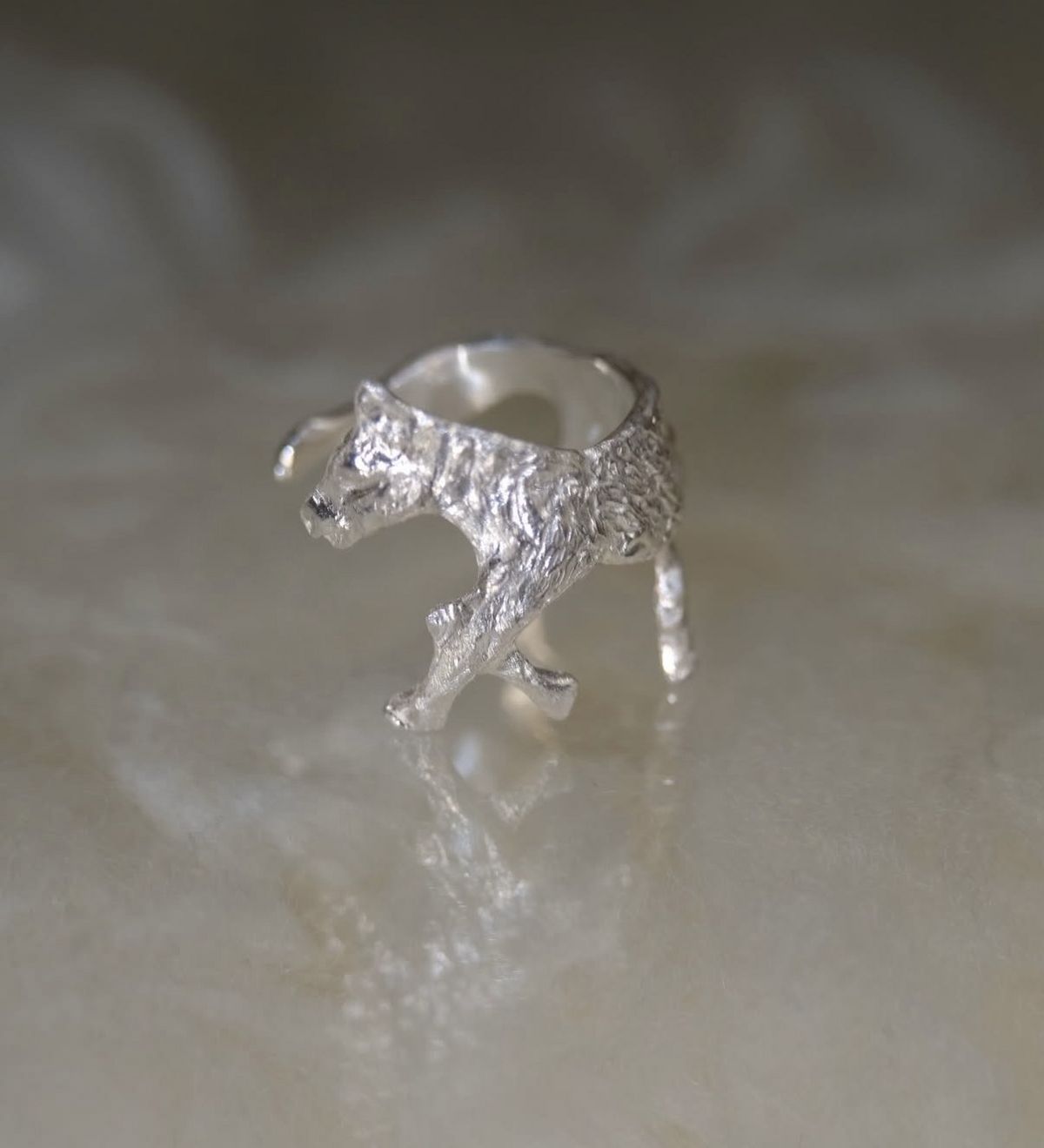 스캐터링 ‘TINY LUCKY HORSE RING’ 