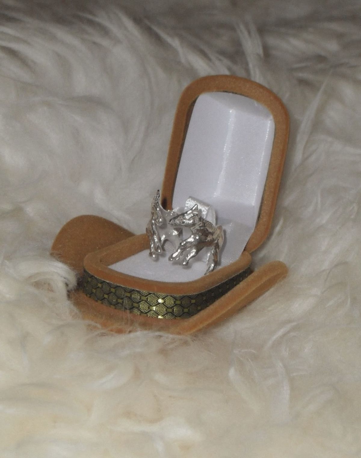 스캐터링 ‘TINY LUCKY HORSE RING’