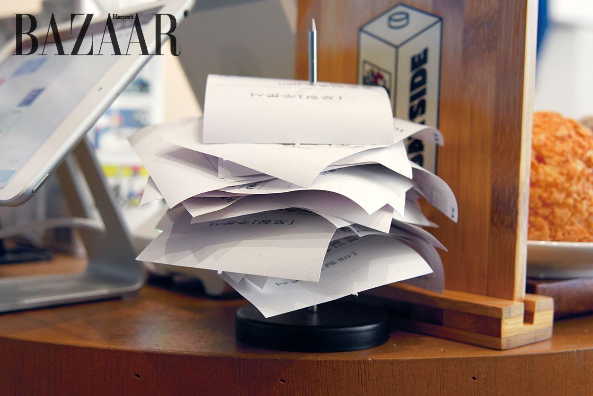 가장 바쁜 점심 시간이 지난 뒤, 또 한 번 6개의 테이블이 모두 들어찼을 때. 