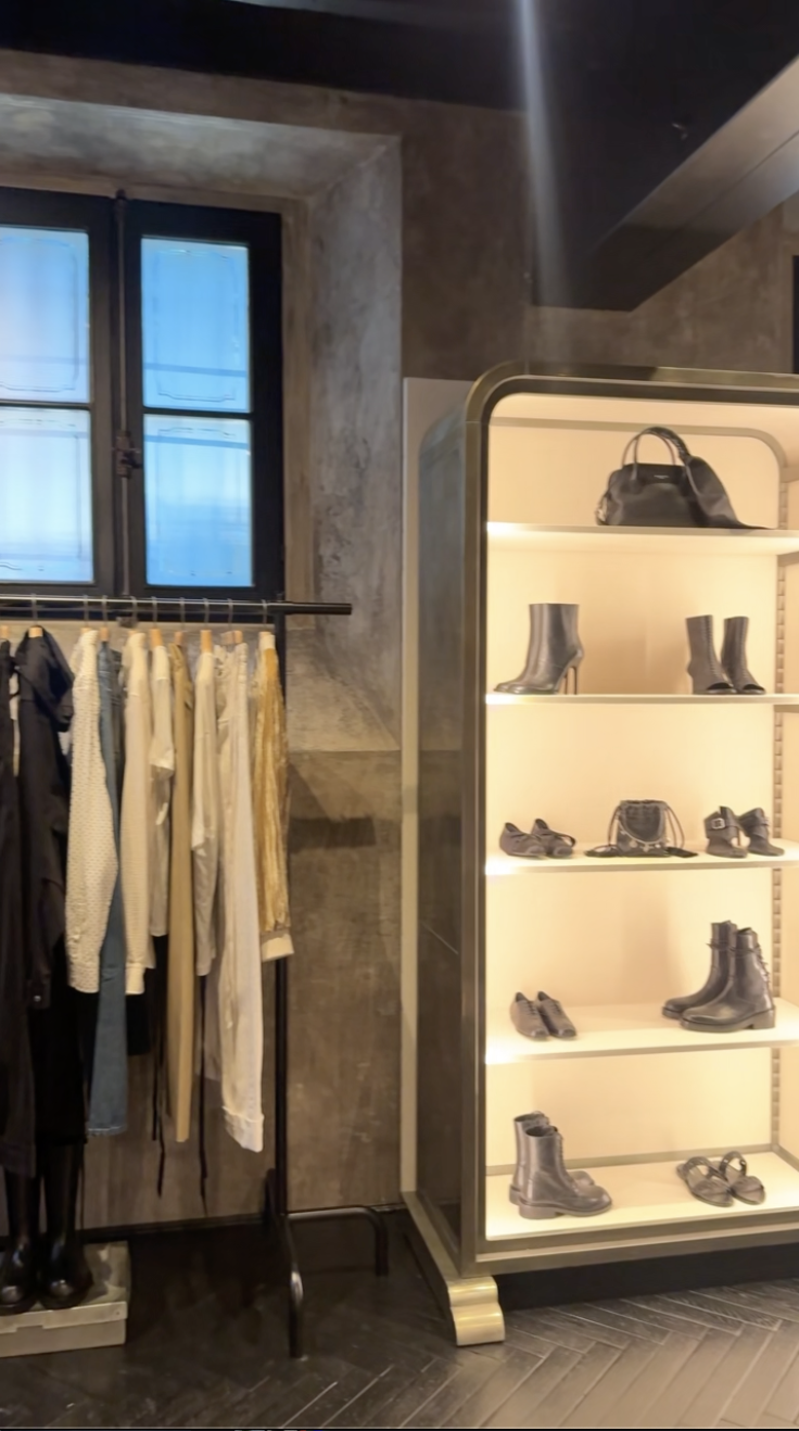 앤 드뮐미스터 부티크 내부