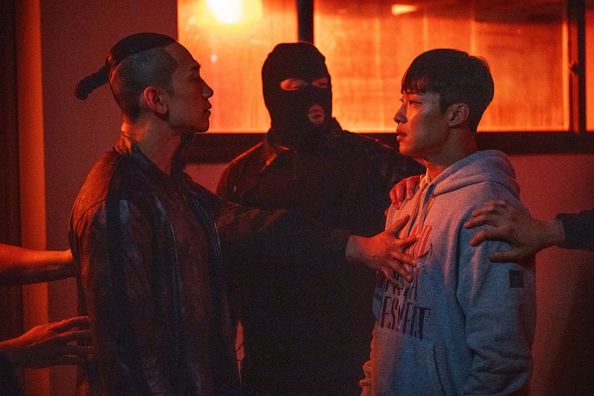 넷플릭스 시리즈 <사냥개들2> 스틸