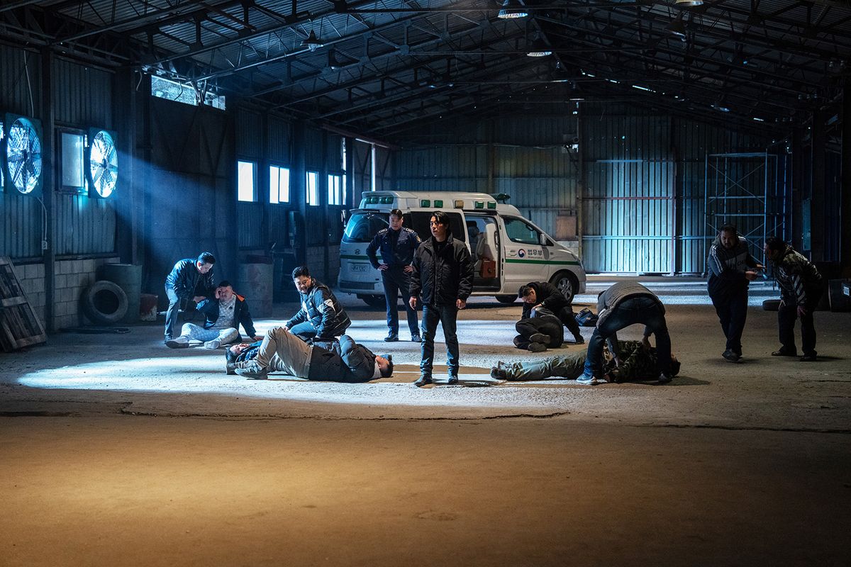 넷플릭스 시리즈 <사냥개들2> 스틸