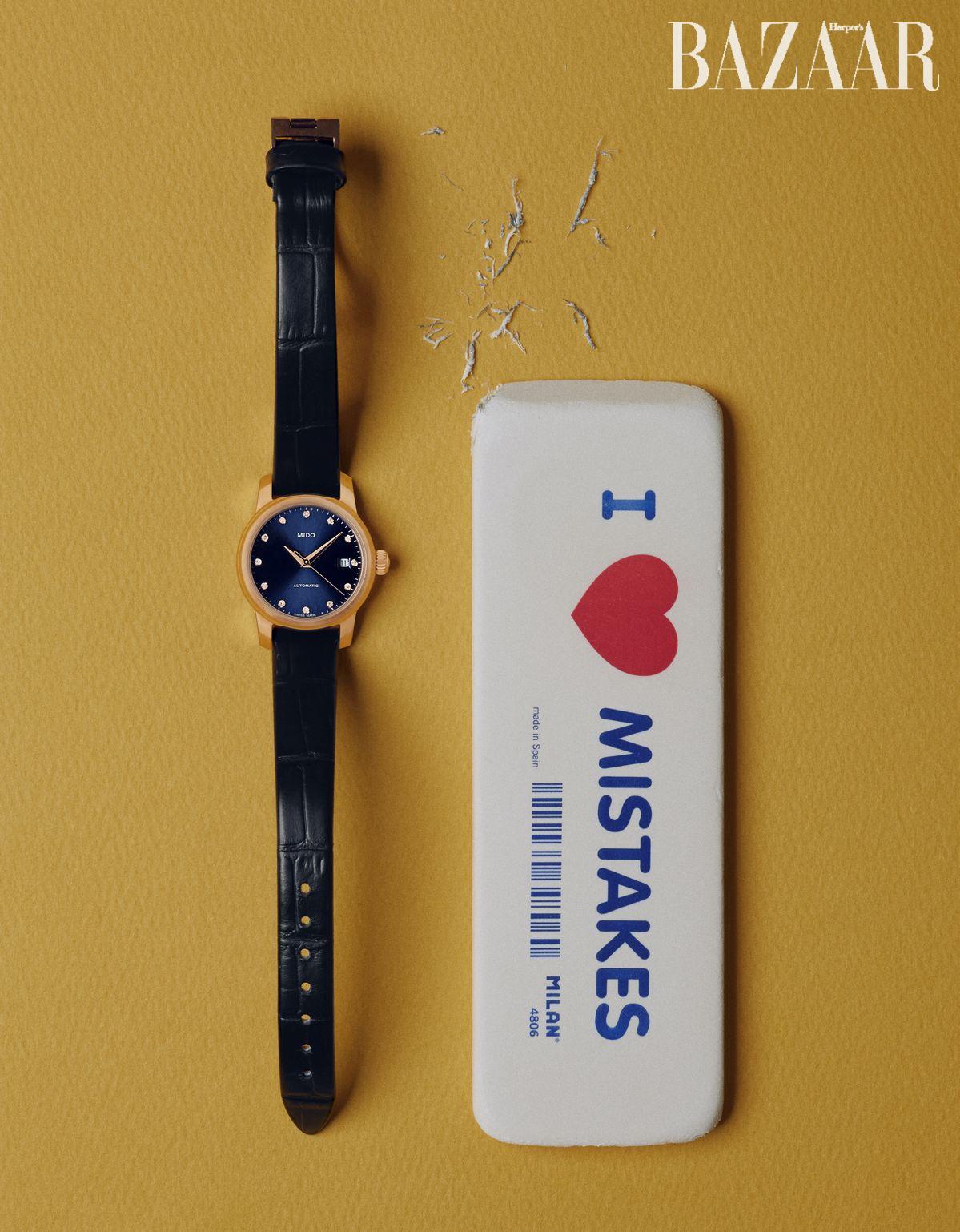 블루 다이얼 위 3시 방향에 날짜 창을 깔끔하게 배치한 ‘바론첼리 레이디 트웬티 파이브’ 워치는 150만원 Mido.