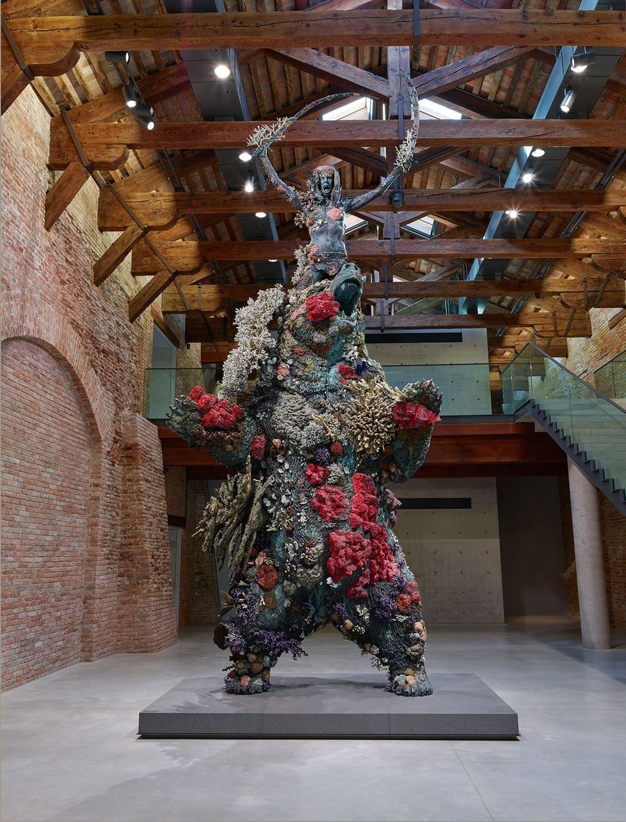 Damien Hirst, The Warrior and the Bear. Photographed by Prudence Cuming Associates © Damien Hirst and Science Ltd. All rights reserved, DACS 2017.