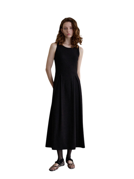 핀턱 라인 슬리브리스 드레스