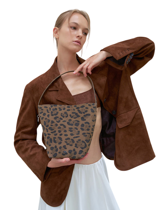 브라운 레오파드 스웨이드 파니에 버킷백