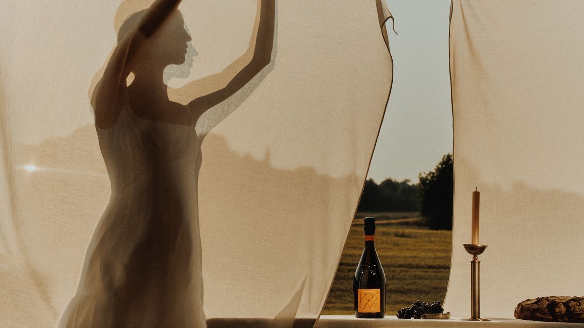 상파뉴의 극적인 기후로 풍성한 과실향이 담긴 뵈브 클리코의 라 그랑 담 2018 에디션