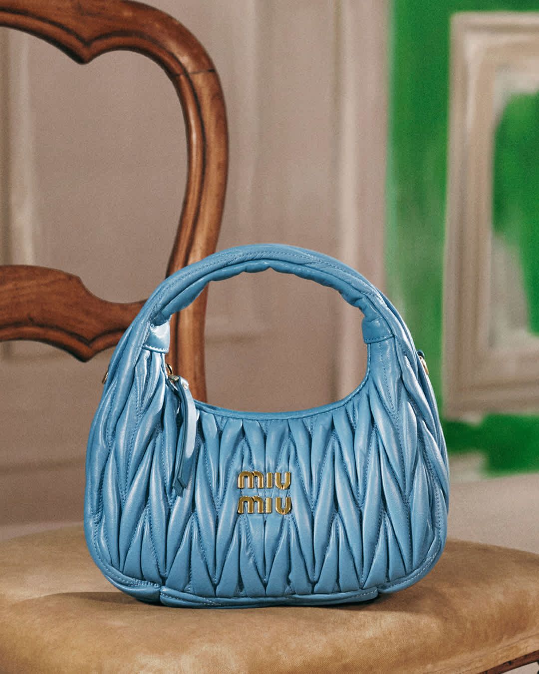 미우미우의 완더 마테라쎄 백.