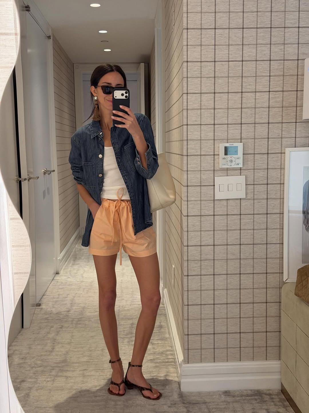 사진/ @ariellecharnas