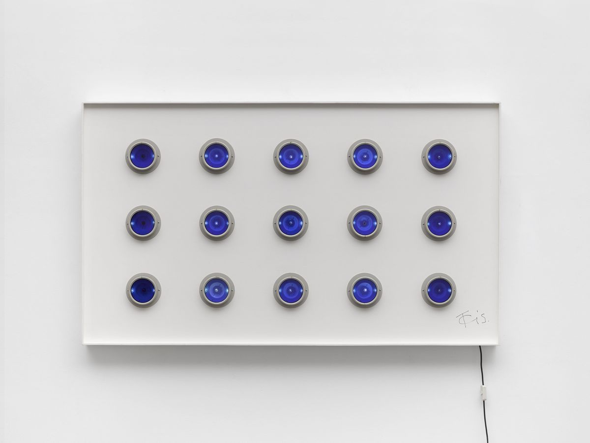 Takis Kadran light 1966 Painted wood, electrical circuit and lights 126.5 x 217.5 x 14 cm | 49 13/16 x 85 5/8 x 5 1/2 in. © Takis Foundation/ADAGP, Paris and DACS, London 2026. Photo © White Cube (Ollie Hammick).