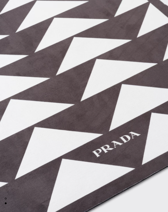 사진/ 프라다 Prada
