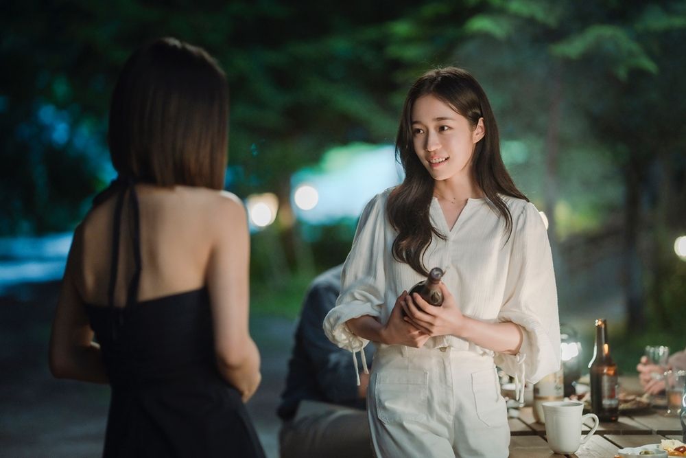 넷플릭스 시리즈 <아무도 없는 숲속에서> 스틸
