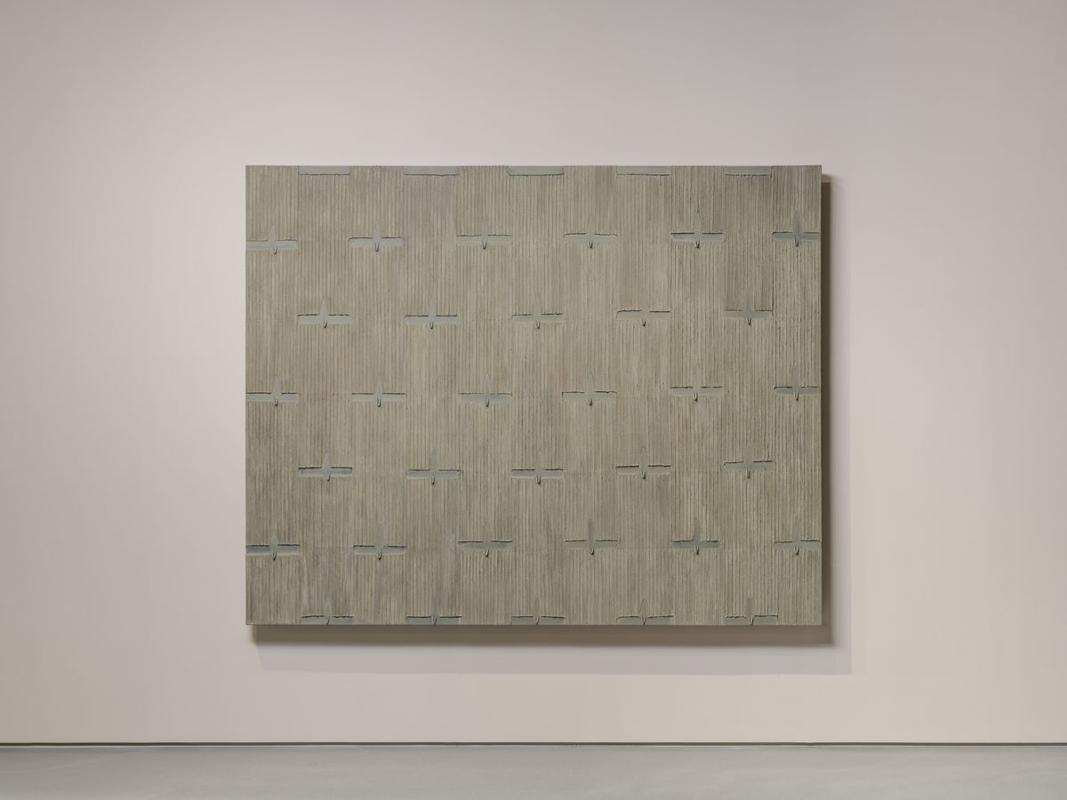 박서보, 〈묘법 No.950628〉, 1995, 캔버스에 한지와 혼합매체, 182 x 227.5cm, 박서보미술관 제공, 사진 전병철