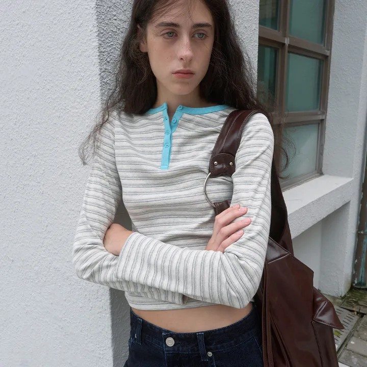 HENLEY NECK LONG SLEEVE TEE