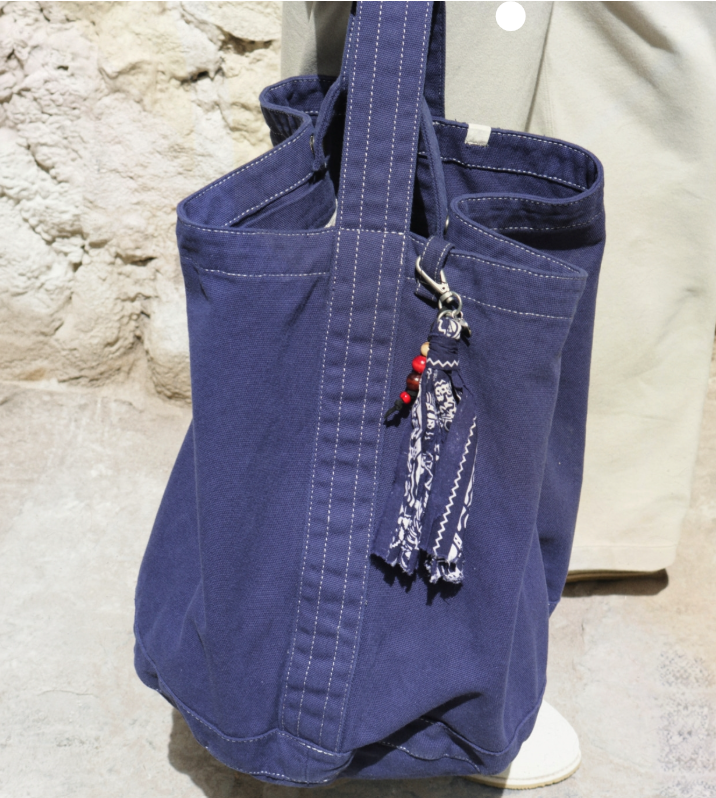 부디무드라, Bubu round snap bag 11만9천원.