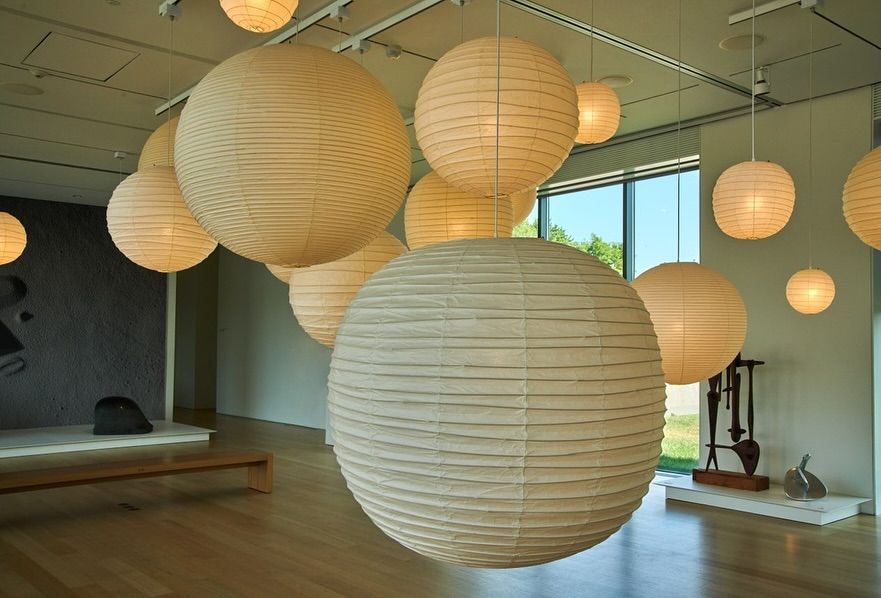 Isamu Noguchi, Akari Light Sculptures. © The Isamu Noguchi Foundation and Garden Museum, New York / Artists Rights Society