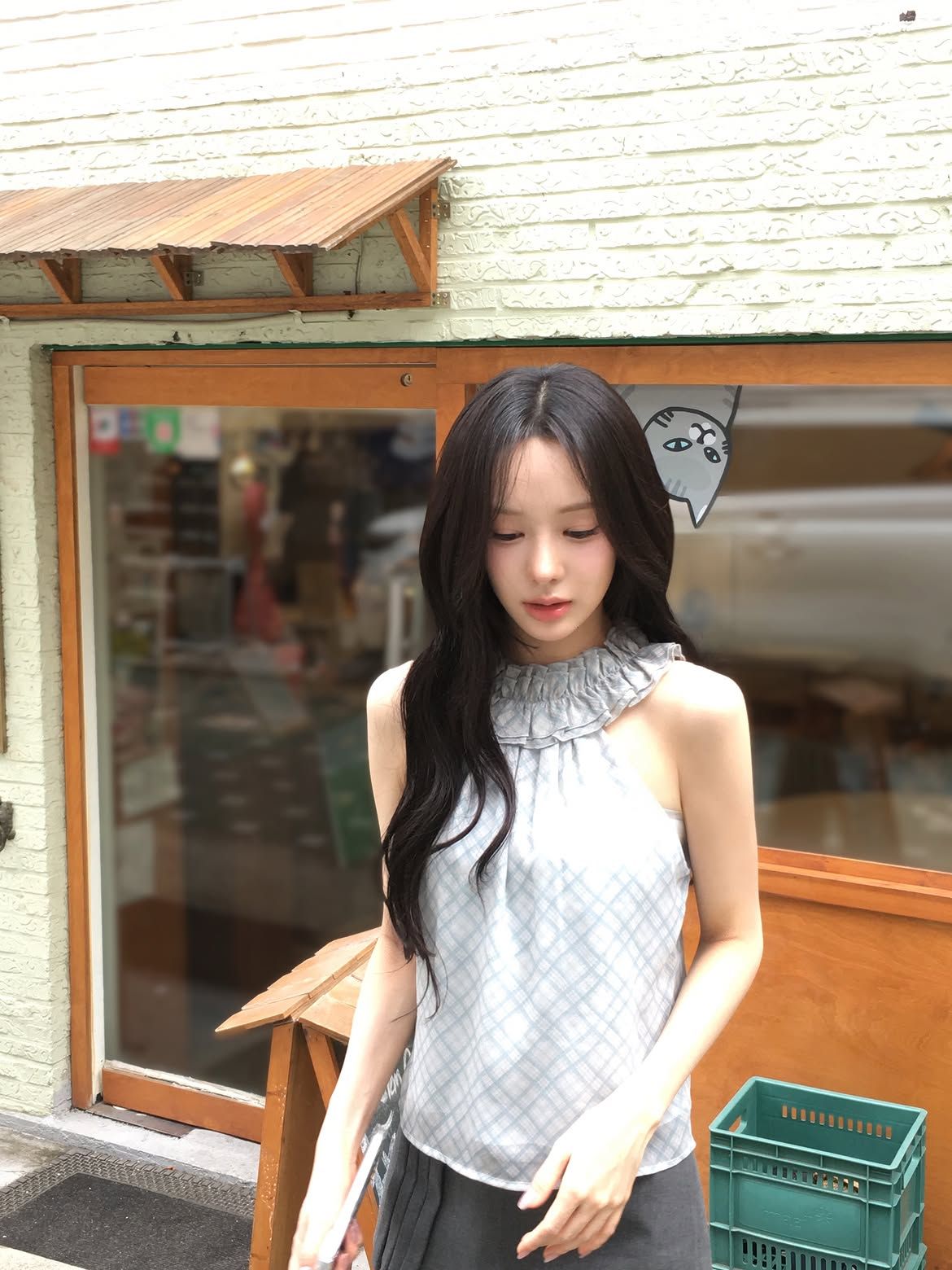 사진/ @izna_offcl